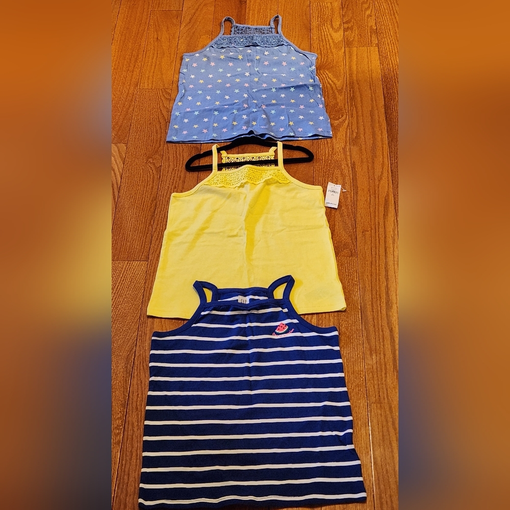 GAP size S girl tops